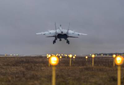 Истребители МиГ-31 и Су-35 поднялись в небо Тверской области
