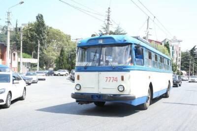 Шторм прервал троллейбусное сообщение Симферополя с Южным берегом Крыма