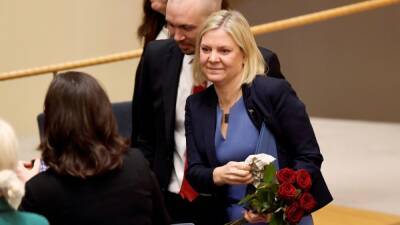 В Швеции первая женщина премьер-министр, вновь возглавила кабинет
