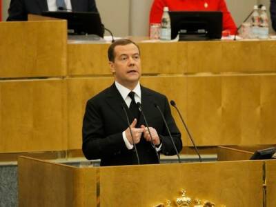 Медведев признал призвал не допустить формирования в России мигрантских анклавов