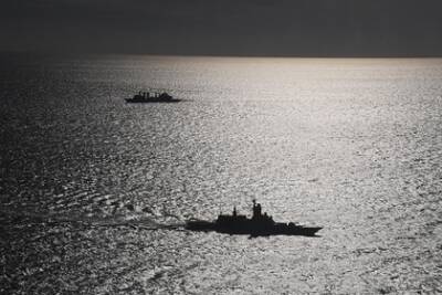 Сотни судов застряли у Керченского пролива
