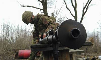 Украинская разведка сообщила о стягивании военной техники к линии соприкосновения на Донбассе