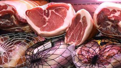 «Ускоряет старение»: диетолог Гинзбург рассказал, кому нельзя увлекаться красным мясом