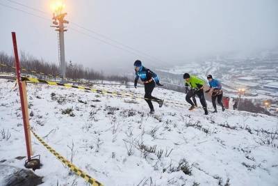 В Мурманской области 32 спортсмена совершили самый северный забег в гору