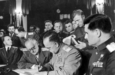 Почему Сталин аннулировал акт о капитуляции Германии подписанный 7 мая - Русская семерка
