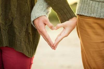 Ученые назвали несколько признаков любви с первого взгляда
