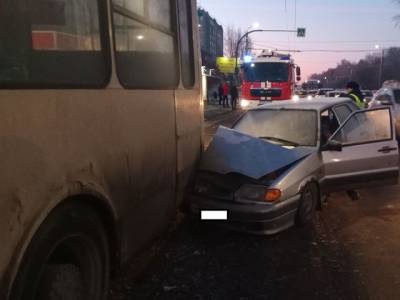 В Челябинске ВАЗ сбил водителя троллейбуса