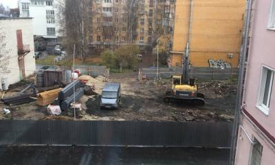 «Вибрация идет и по всему телу»: в Петрозаводске жильцы страдают из-за стройки гостиницы