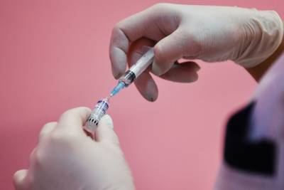 Около половины взрослых украинцев не готовы вакцинироваться от коронавируса - опрос