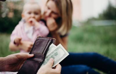 Пособия родителям с детьми: почему могут отказать в назначении выплаты?