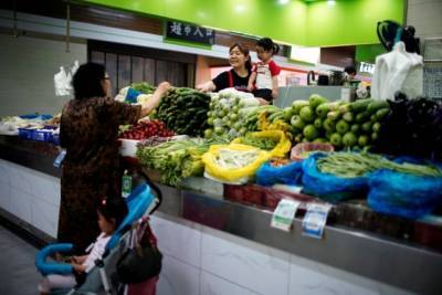 В Китае начинаются панические закупки продуктов: полки супермаркетов пустеют