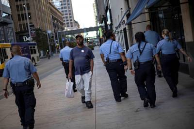 Жители Миннеаполиса отказались распускать полицию после гибели чернокожего