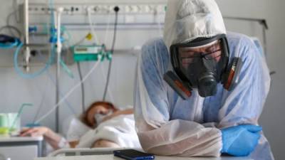 Новый максимум в России: 1189 смертей из-за коронавируса за сутки