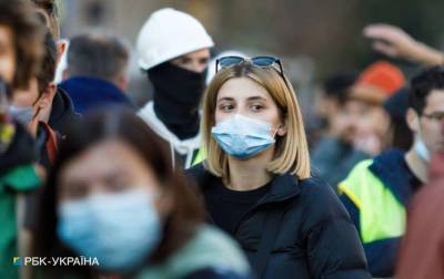 Киев держит черную «пальму первенства» по коронавирусу