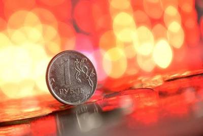 Курс рубля перешел к снижению после объявления Минфином планов по рекордным покупкам валюты на рынке