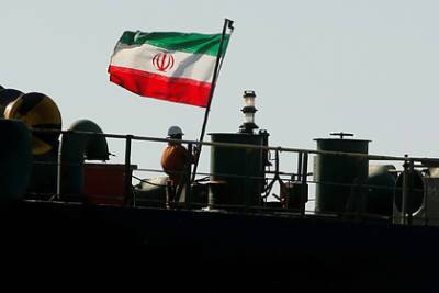В Иране сообщили об отражении атаки со стороны США на танкер в Оманском заливе