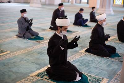 Привившиеся за границей российские мусульмане смогут поехать в паломничество в конце года - nazaccent.ru - Турция - Махачкала - Саудовская Аравия - Эмираты - Джидда