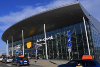 Аэропорт Хабаровска работает в обычном режиме, ждет официальных решений оперштаба о допуске в терминалы по QR-кодам