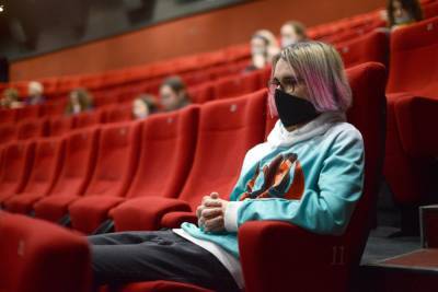 Почему в кинотеатр «Победа» в Новосибирске пускают без QR-кодов