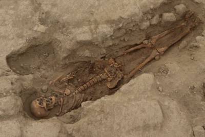 Десятки тысячелетних скелетов нашли в Перу