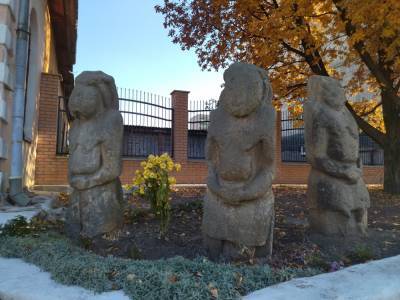 В Лисичанске теперь три половецкие бабы: в музее рассказали, откуда взялась еще одна реликвия