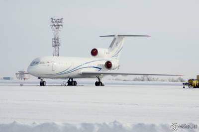 Летевший в Китай самолет приземлился в Новосибирске