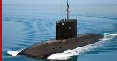 Российские подводные лодки и самолеты провели учения на Черном море