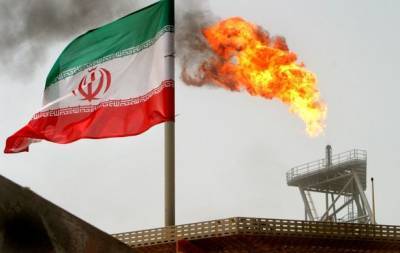 Иран заявляет, что блокировал попытку США конфисковать нефть в Оманском море - unn.com.ua - США - Украина - Киев - Иран - Оман - Бендер-Аббас - Reuters