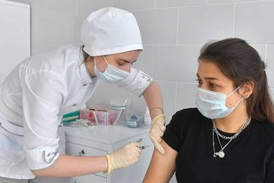 Жители Костромской области стали активнее защищать себя от COVID-19: желающих сделать прививку стало вдвое больше
