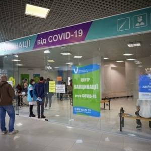 В Украине сделали более 18 млн прививок от коронавируса