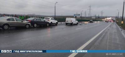 Видеофакт. На МКАД столкнулось шесть автомобилей - naviny.by - Белоруссия