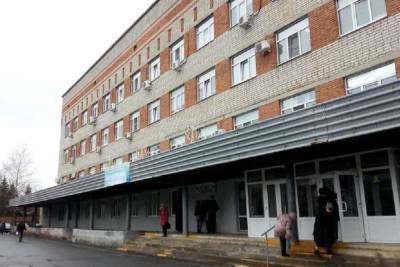 В Курске в горбольнице №6 среди 296 сотрудников привились только 14 человек