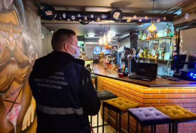 В Петербурге оштрафуют восемь кафе и магазинов за антиковидные нарушения