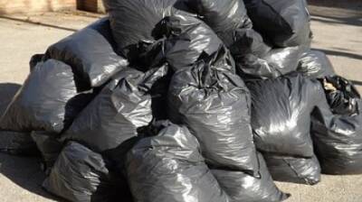 Россиян предупредили о штрафах за мусорные пакеты в подъезде