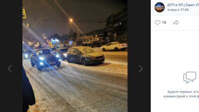 Пробки, аварии и брошенные машины - петербуржцы поделились своими чувствами о «снежном» коллапсе на дорогах города