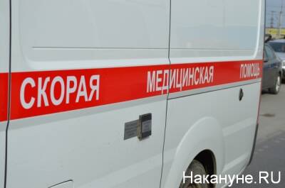 В Екатеринбурге столкнулись "легковушка" и грузовик