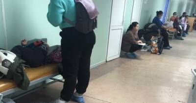 В Екатеринбурге пациенты ночуют в детской больнице в ожидании приема