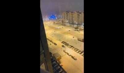 Петербуржцы заметили еще одного снежного «дрифтера» на Комендантском проспекте