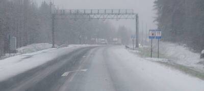 Метель и снегопад: ГИБДД Карелии советует водителям не садиться за руль