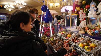 Россияне назвали сумму трат на новогодние праздники и каникулы