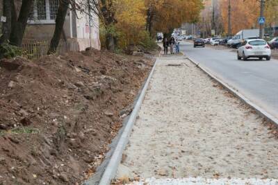 Председатель ТОС попросила отремонтировать тротуар на улице Бронной в Рязани