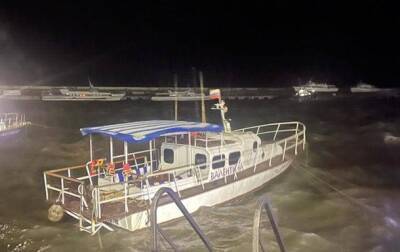 В Ялте из-за урагана пострадало шесть судов