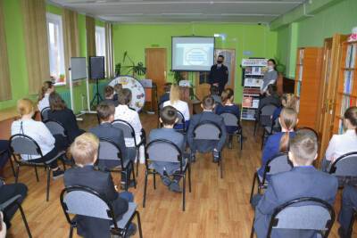 В Смоленске полицейские поговорили со школьниками о вредных привычках