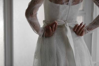 Жительница Твери пыталась продать свадебное платье мошенникам