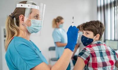 Вакцинация российских подростков от коронавируса начнется уже в декабре