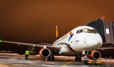 Самолет рейсом Нижневартовск — Минводы экстренно сел в Волгограде из-за отказа двигателя