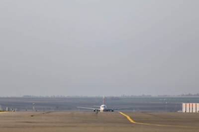 Самолет до Минвод экстренно сел в Волгограде из-за отказа двигателя