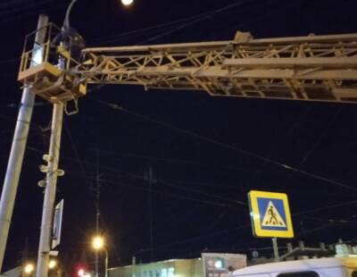 В Ульяновске по заявкам жителей восстанавливают уличное освещение