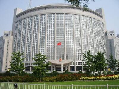 МИД Китая сделал заявление о встрече лидеров Азербайджана, России и Армении в Сочи