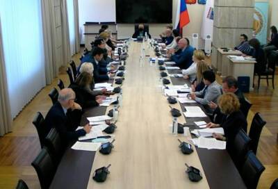 Представители КПРФ устроили скандал на заседании комиссии парламента Ленобласти